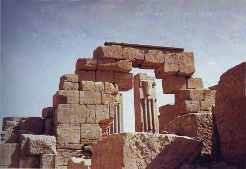 Karnak. Ruiny wityni Amona